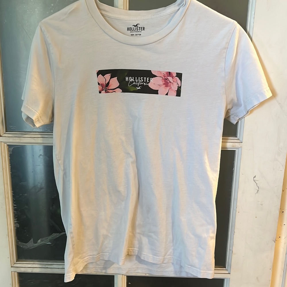 Hollister Flower Tee